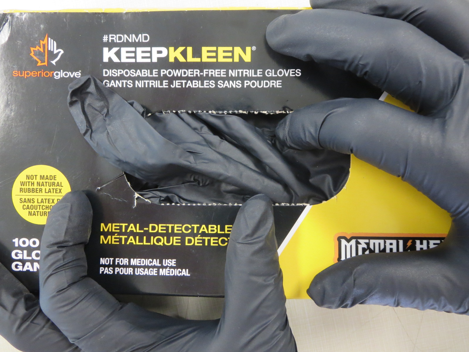 Superior Glove® KeepKleen® Metal Detectable Disposable Black Nitrile Gloves